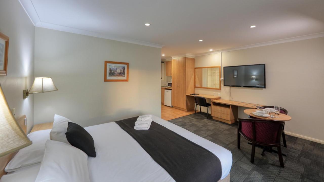 Bushman'S Motor Inn Паркс Экстерьер фото