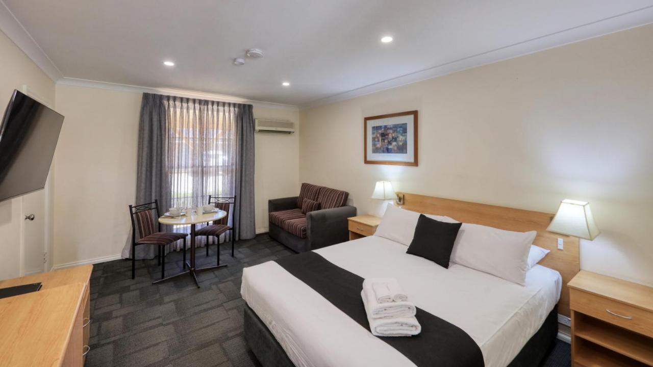 Bushman'S Motor Inn Паркс Экстерьер фото