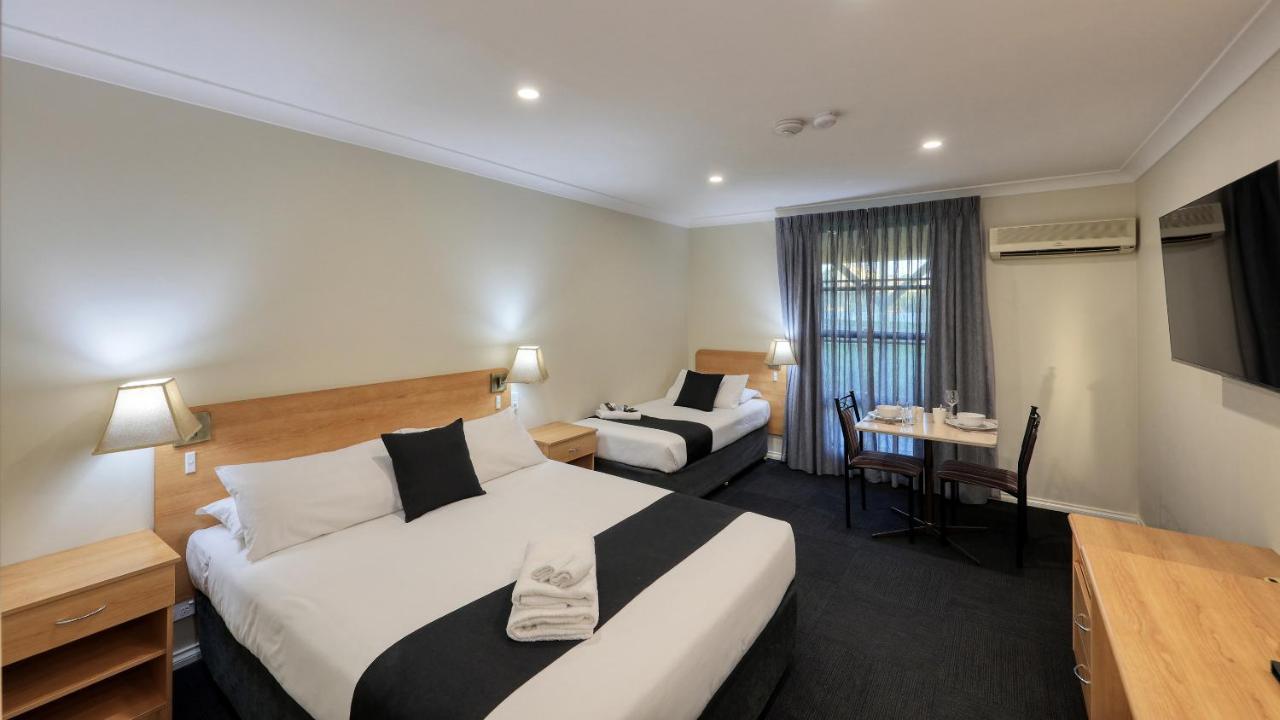 Bushman'S Motor Inn Паркс Экстерьер фото