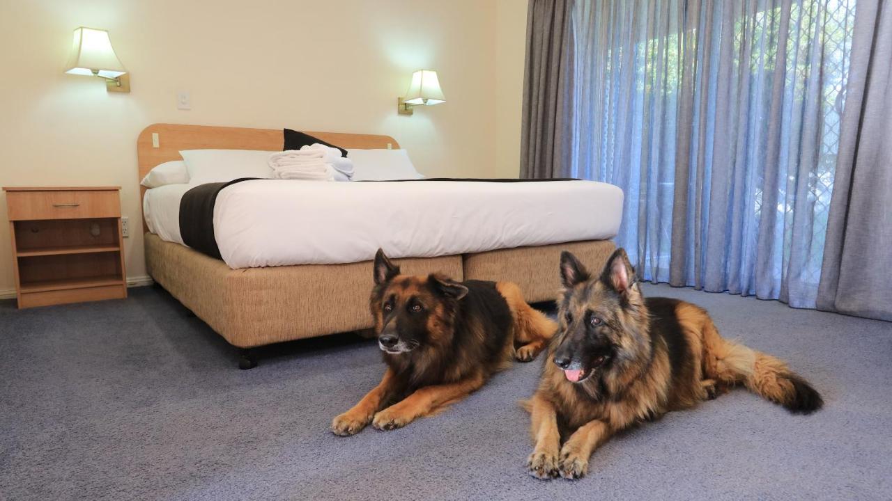 Bushman'S Motor Inn Паркс Экстерьер фото