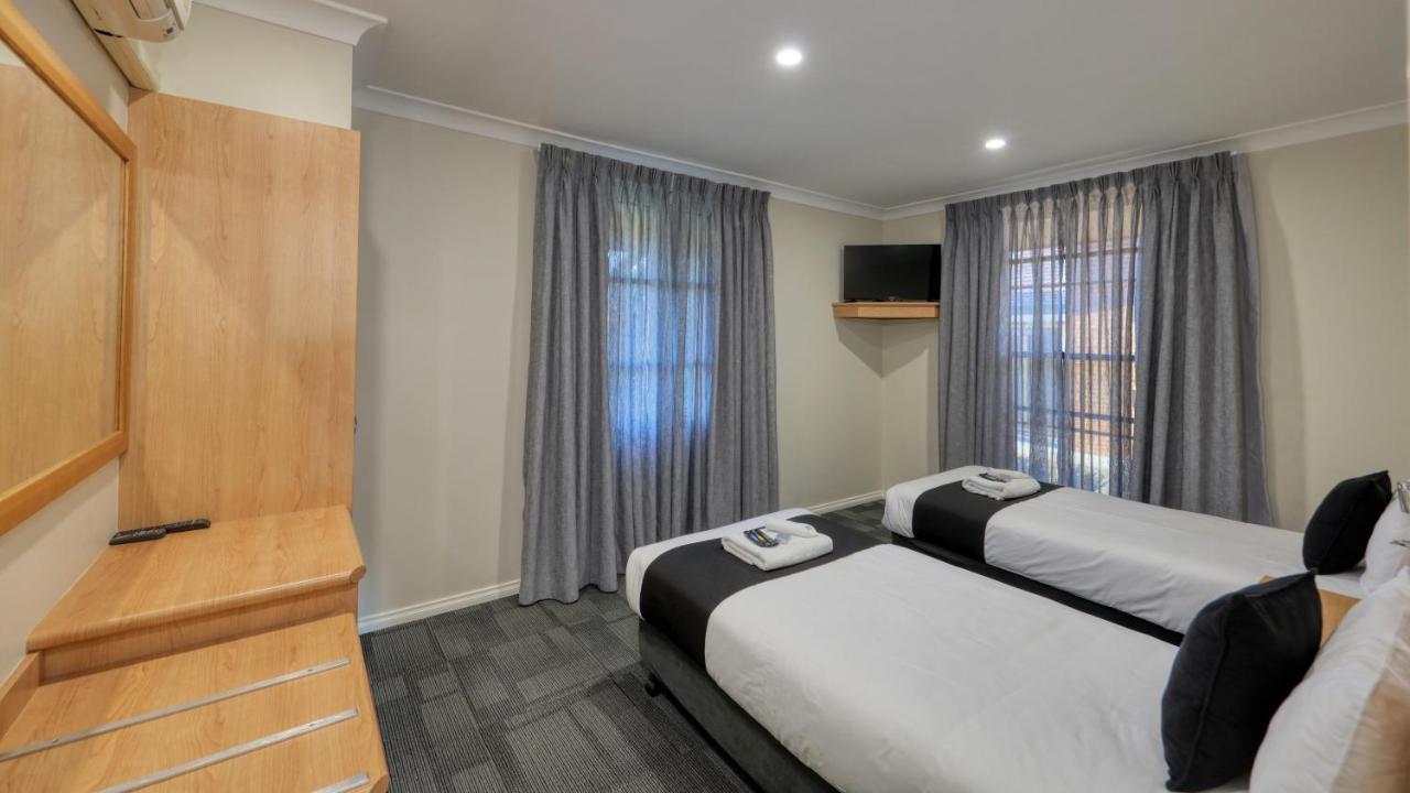 Bushman'S Motor Inn Паркс Экстерьер фото