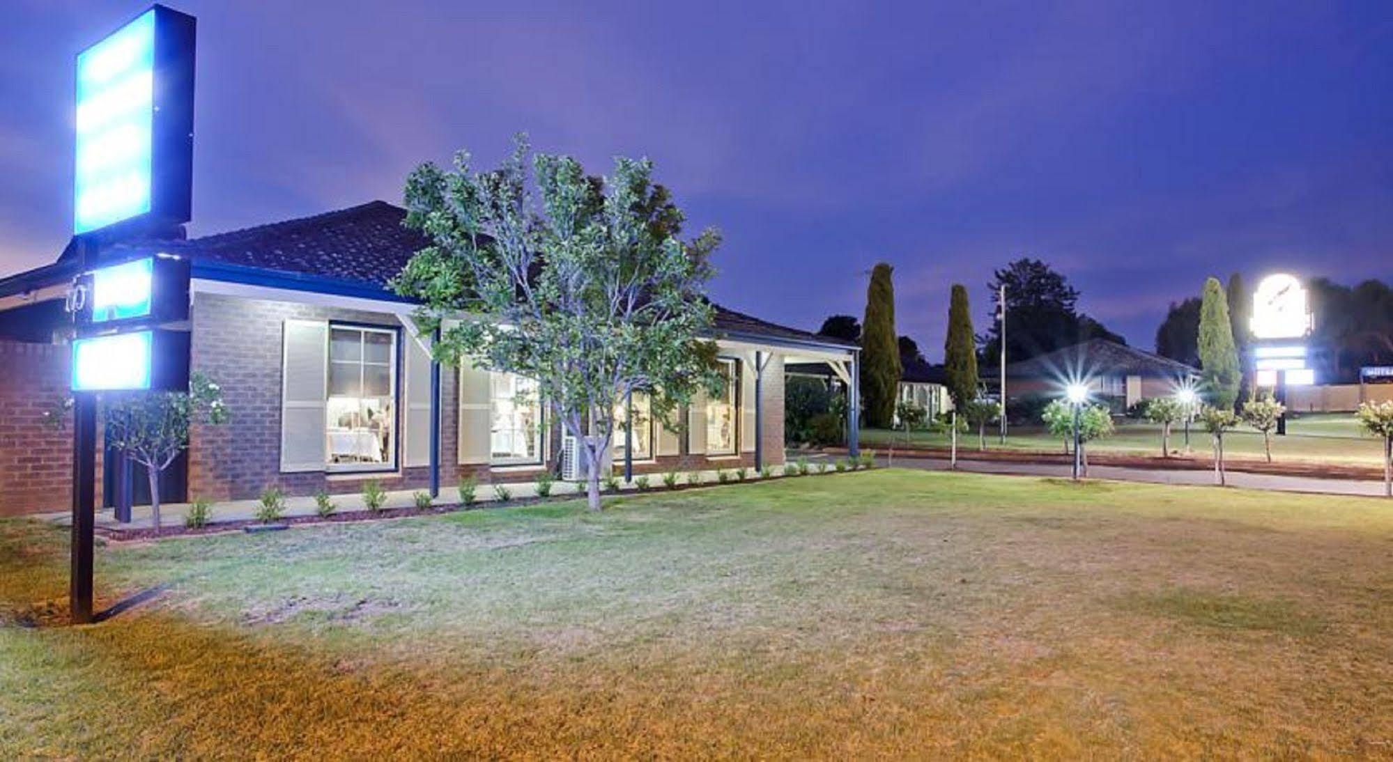 Bushman'S Motor Inn Паркс Экстерьер фото