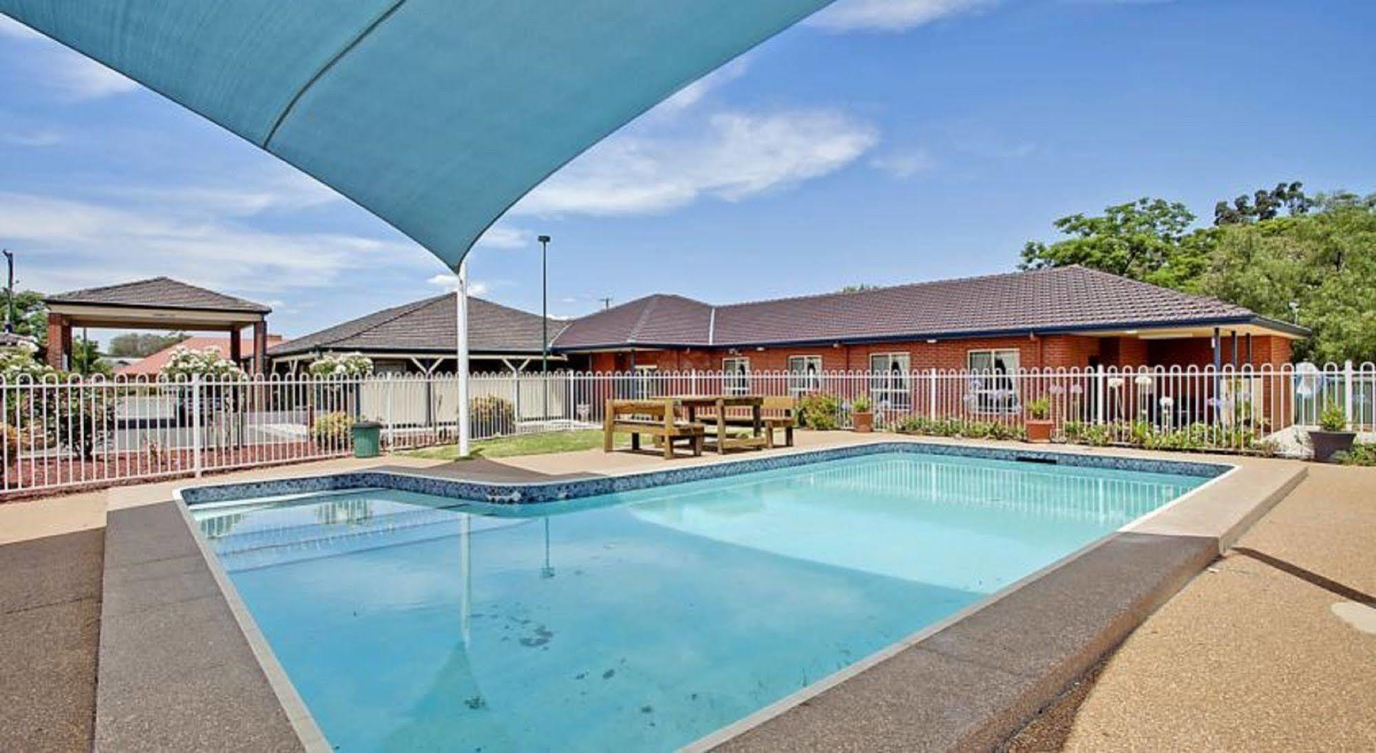 Bushman'S Motor Inn Паркс Экстерьер фото