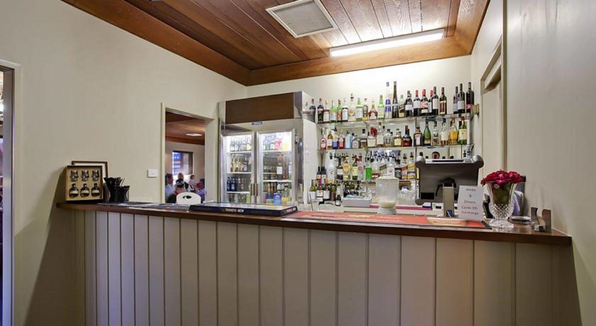 Bushman'S Motor Inn Паркс Экстерьер фото